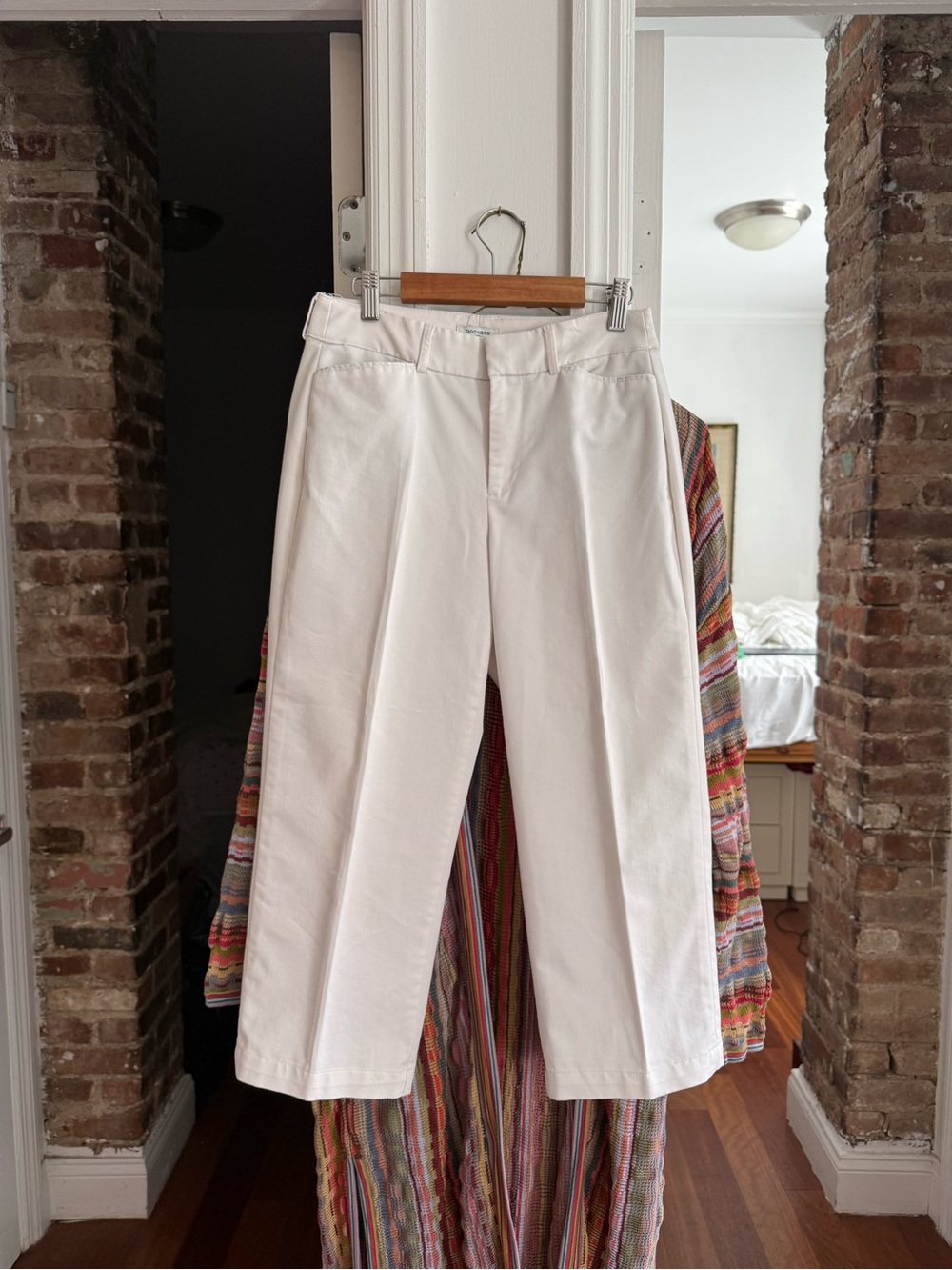 White Tailored Capris / Cropped Pants